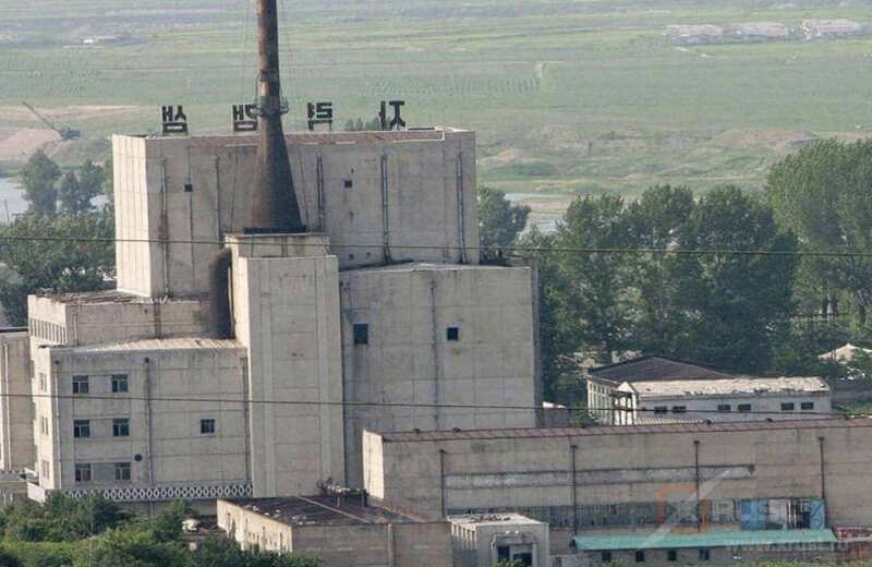 Второй северокорейский ядерный реактор, видимо, работает