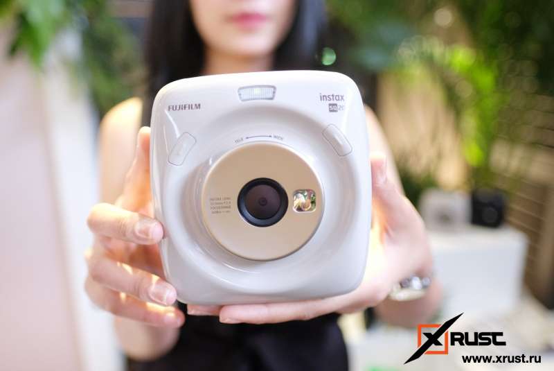 Instax SQ20: достоинства камеры моментальной печати