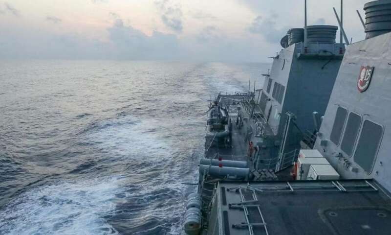 Корабль ВМС США пересек Тайваньский пролив