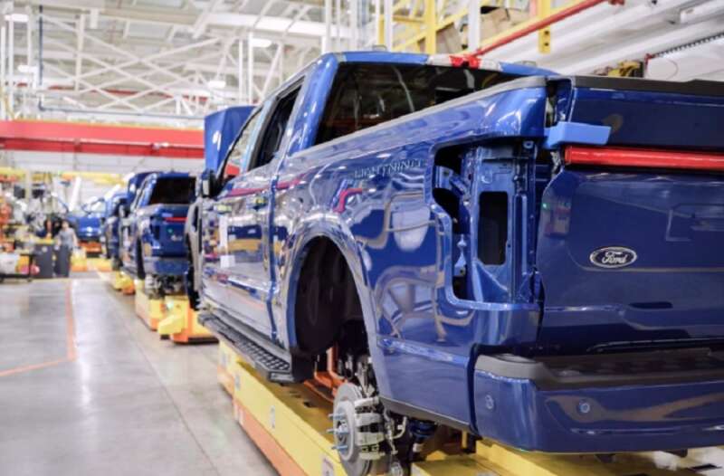Ford снизил цену грузовика F-150 Lightning, чтобы потопить чужие электромобили