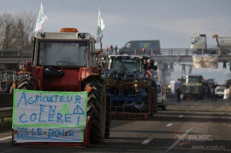 Фермеры Франции критикуют правительство, обещая продолжать протесты