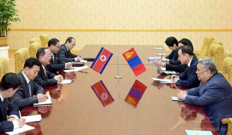 Президент Монголии принял делегацию Северной Кореи